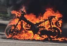 रौतहटको चन्द्रपुरमा झडप ,६ मोटरसाइकलसहित १ स्कुटर ध्वस्त