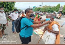 चन्द्रपुर बजारमा मास्क बितरण