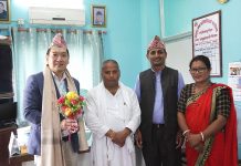 एफ ए ओ नेपालका प्रतिनिधि केन सिमिजुद्वारा चन्द्रपुर नगरपालिकाका प्रमुखसगँ भेट