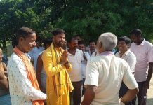 आम जनता को समस्या बुझ्दै घरदैलो मा पुग्दै स्वतन्त्र उम्मेदवार जयसवाल